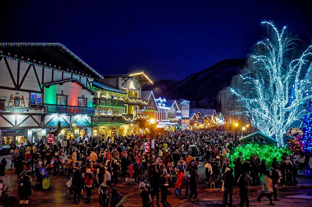 在Leavenworth, WA圣诞亮灯仪式要做的事情