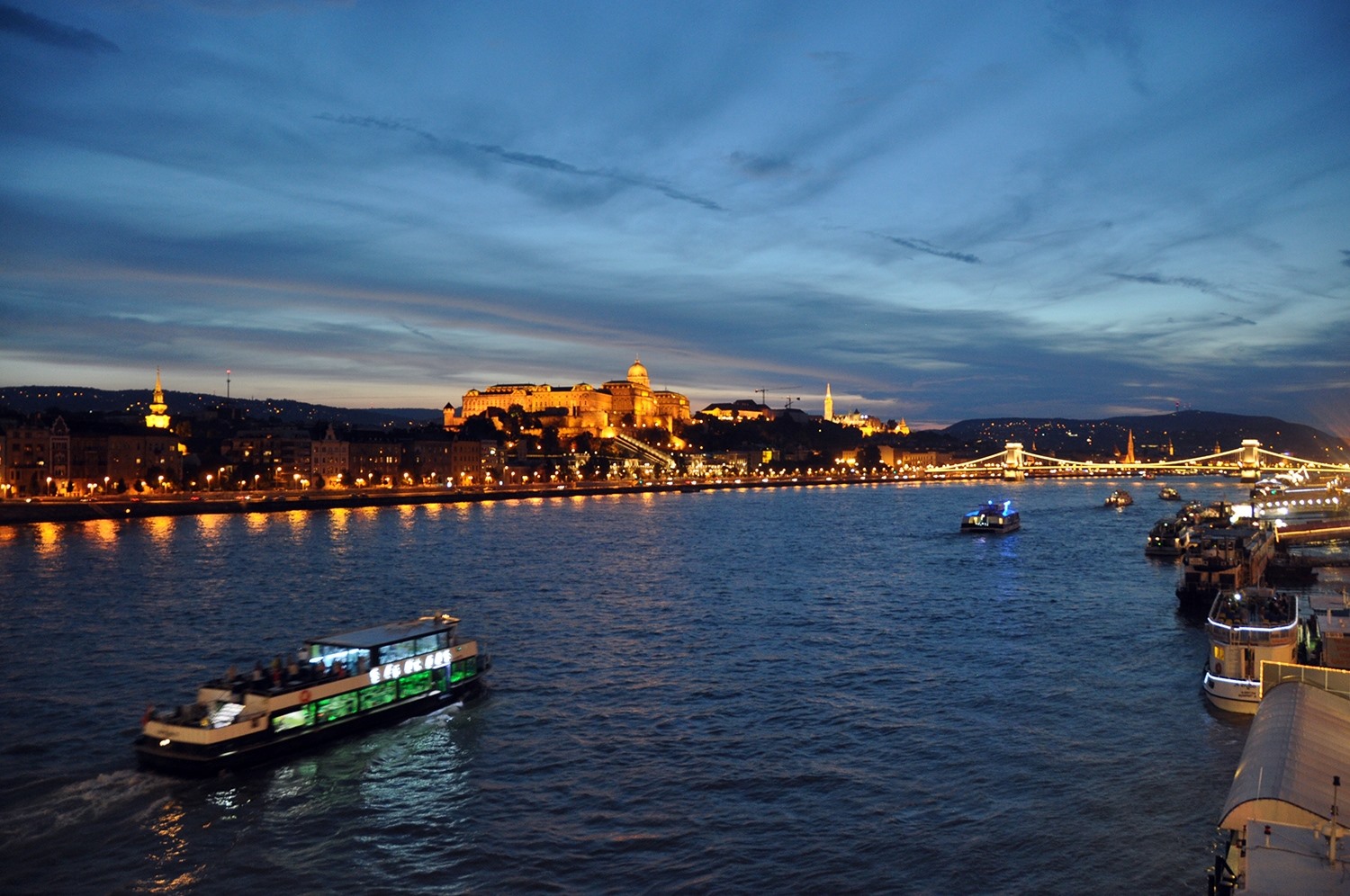 布达城堡桥上的日落布达佩斯之旅华体会最新登录网站