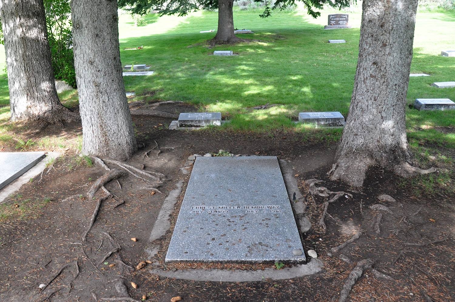 在爱达荷州的公路旅行一周欧内斯特·海明威的坟墓