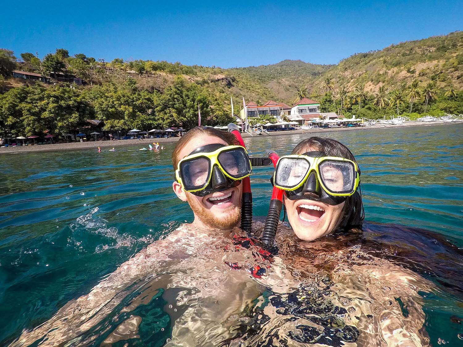 显然，我们不知道戴着口罩如何在水面上睁开眼睛!