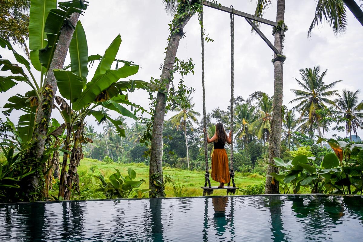 我们在巴厘岛乌布的Airbnb甚至还配有秋千和游泳池!