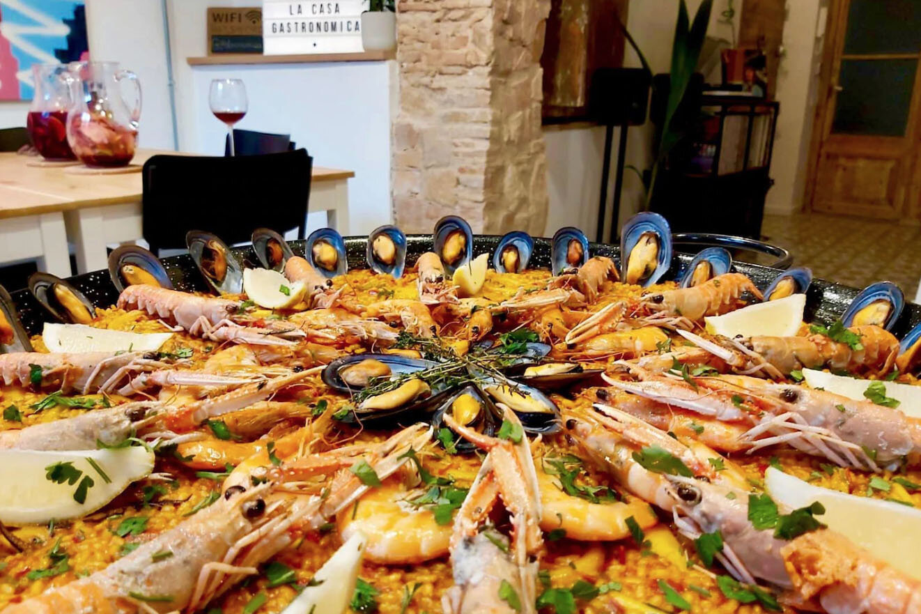 Airbnb在巴塞罗那体验|海鲜饭的制作