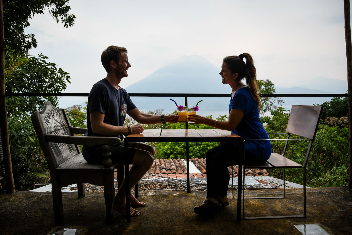在阿蒂特兰湖要做的事情:爱彼迎，有饮料和火山