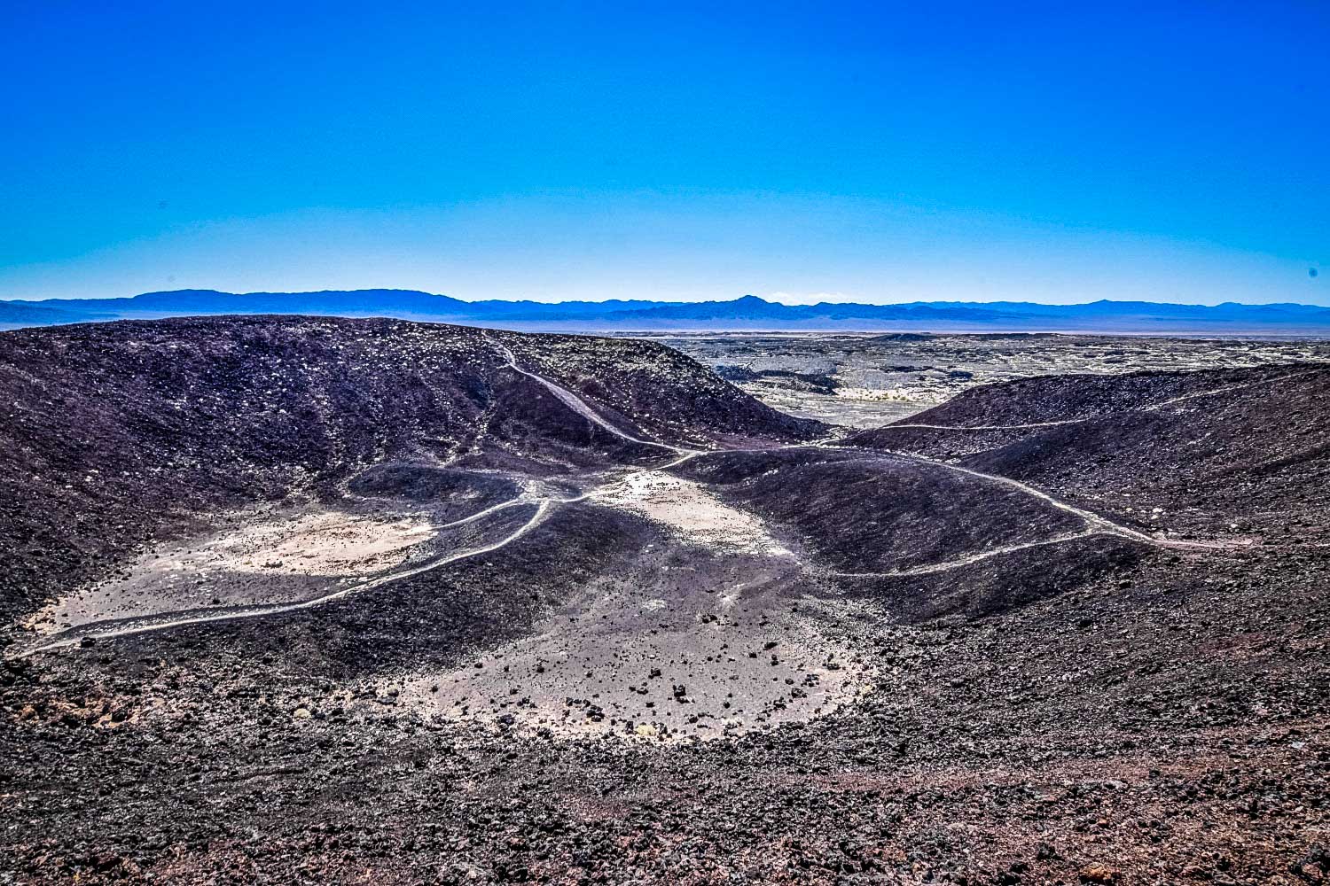 加利福尼亚州最好的沙漠徒步:安博伊火山口小径
