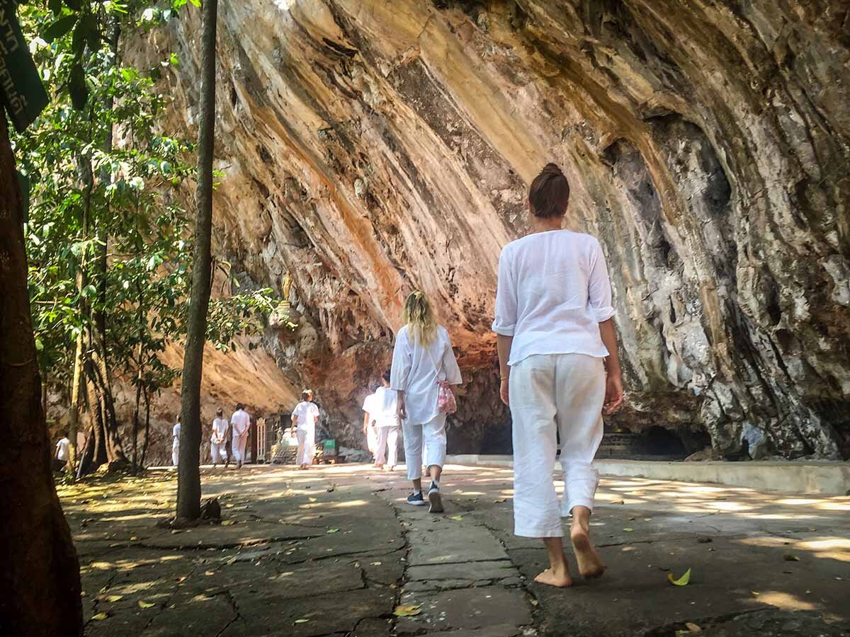 冥想静修泰国森林修道院wpa Tam Wua步行冥想