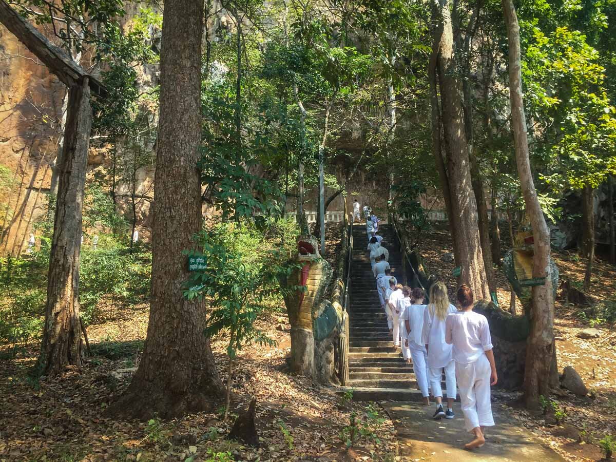 泰国冥想静修Wat Pa Tam Wua步行冥想