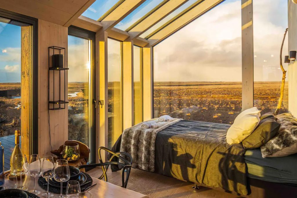 冰岛的airbnb |玻璃小屋