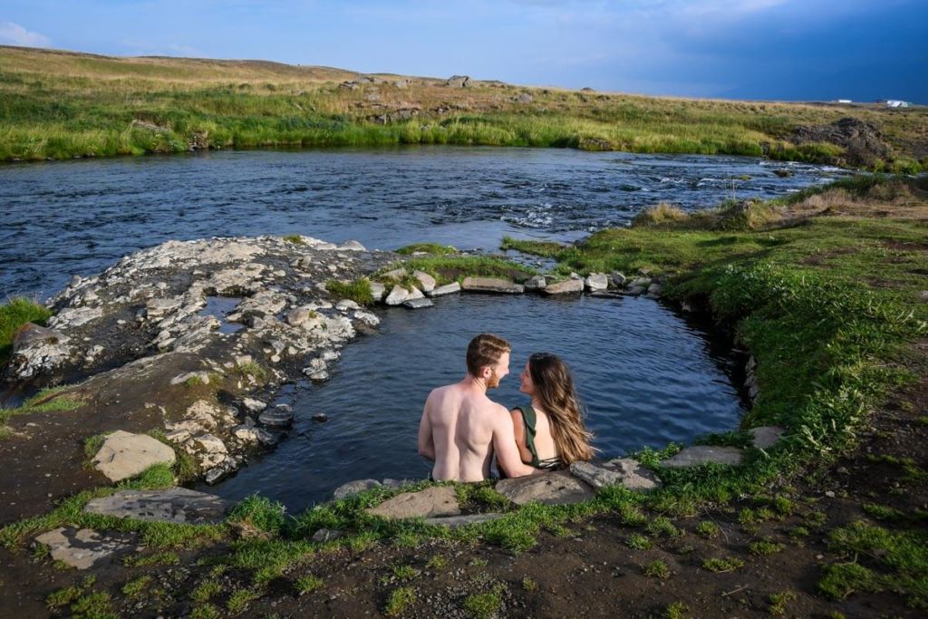 冰岛最好的温泉| Fosslaug温泉