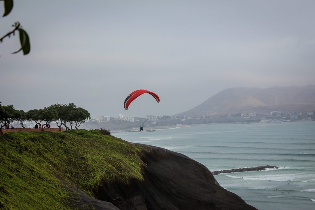 秘鲁利马的滑翔伞