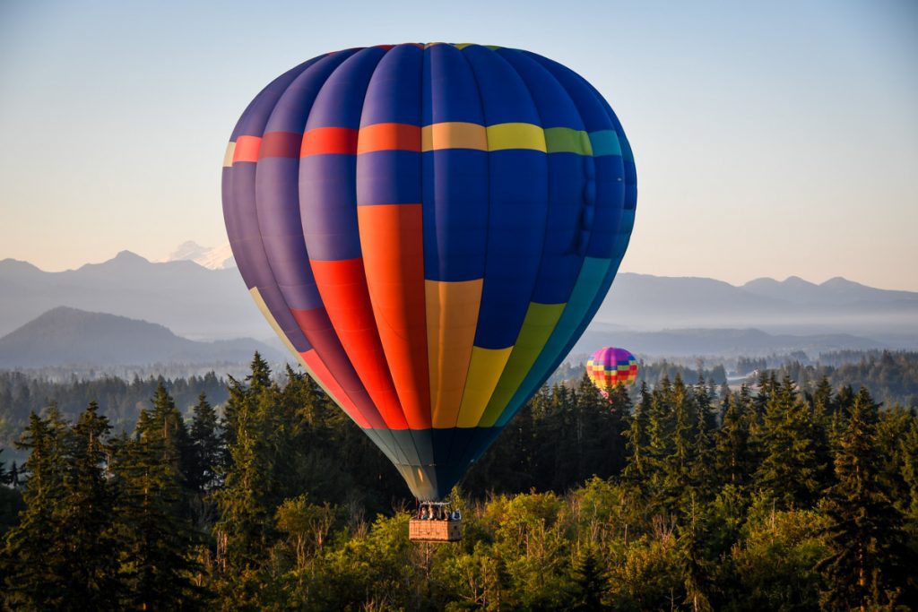 西雅图的热气球完成了这次飞行