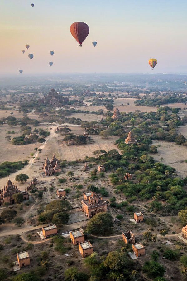 缅甸蒲甘上空的热气球