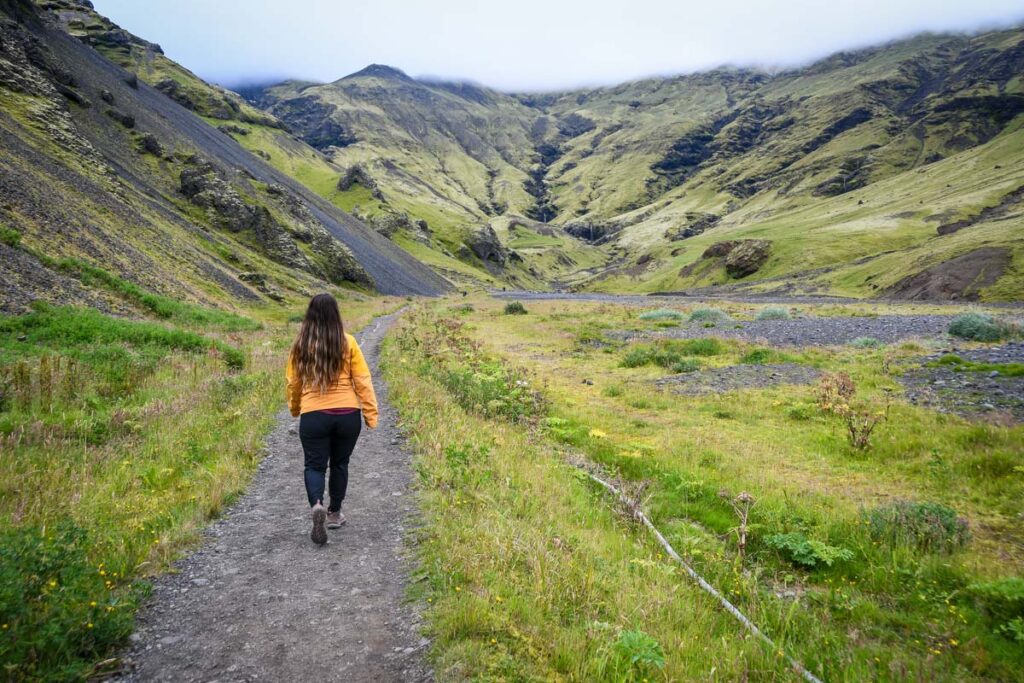 hiking in Þakgil Iceland