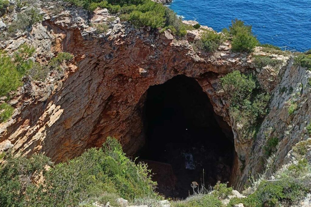 奥德修斯洞穴，克罗地亚