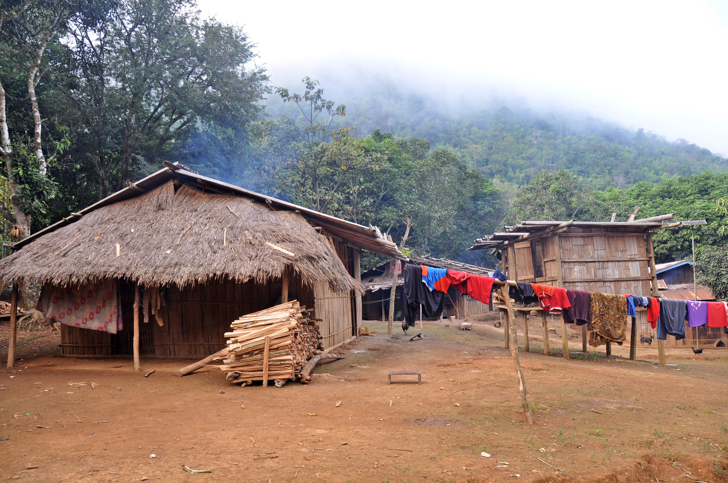 老挝偏远山区部落徒步旅行白象冒险